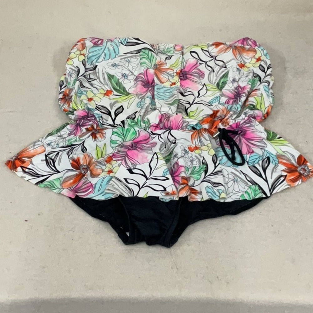 EUC woman’s Elizabeth Stewart one piece tube top bathing suit